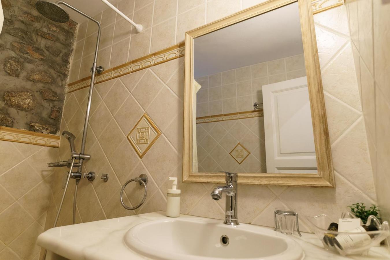 Nereids Guesthouse Hydra  Exterior photo