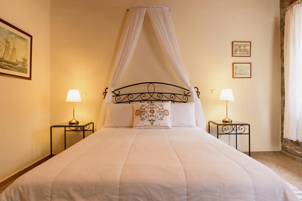 Nereids Guesthouse Hydra  Exterior photo